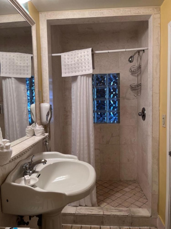 Monterey Bay Lodge image 12